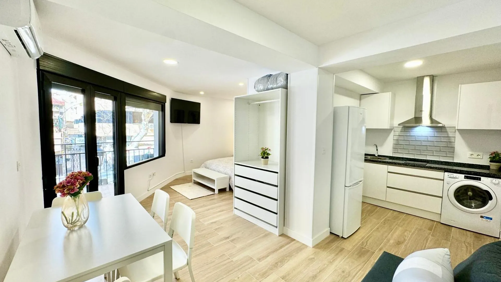 Amazing Seaside Studio By Eaw Homes Marbella