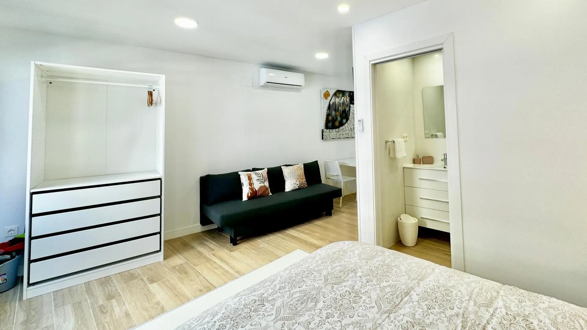 Amazing Seaside Studio By Eaw Homes Marbella 0*,  Spain